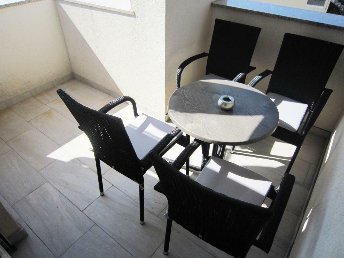 M&B Guest House Srima Exterior photo